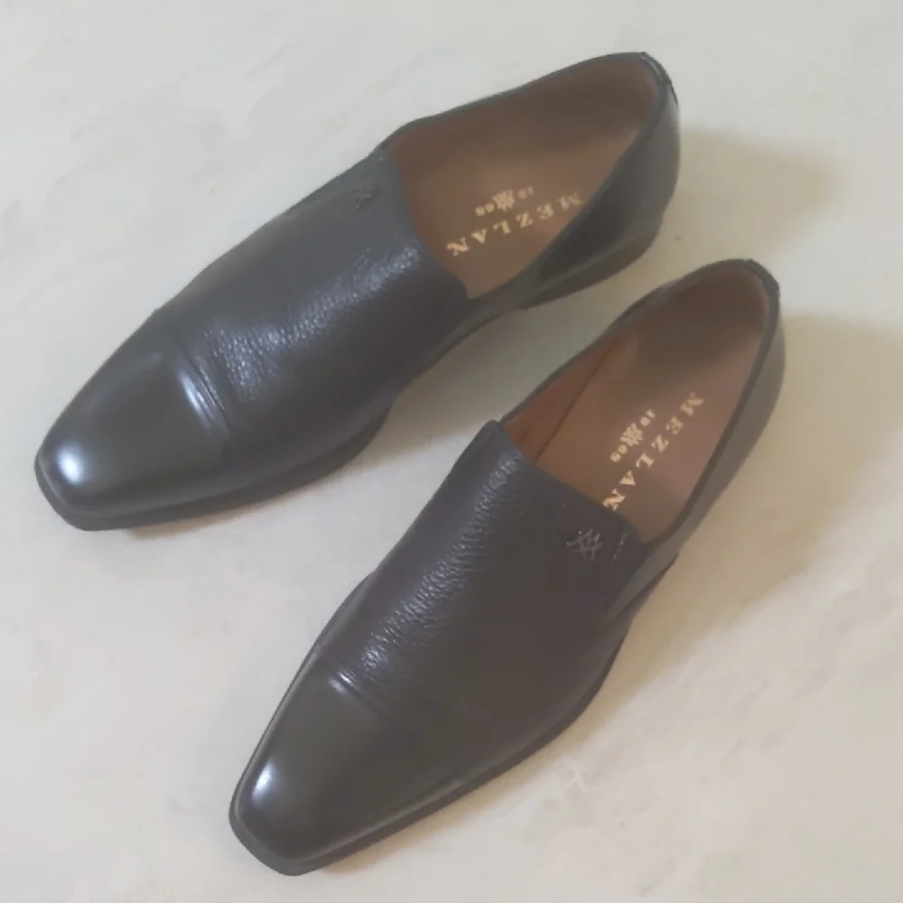 Mezlan Black Leather Slip-On Loafers with Subtle Logo